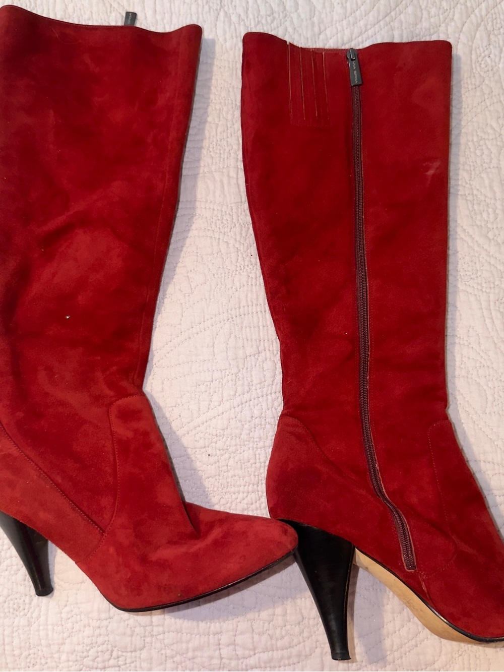 Red Suede Knee-High Women's Boots - Unbranded size 8.5